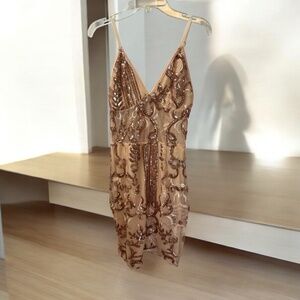 Party Junior Dress,Gold,Sequin,Sz 2,V Neck,Sleeveless,Adjustable straps,Short.!